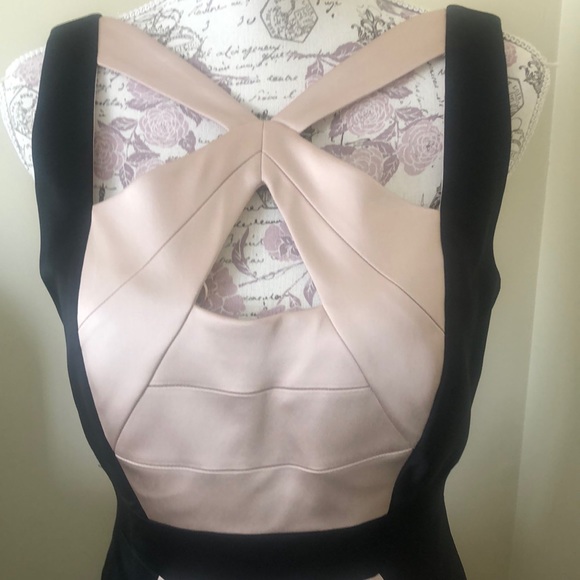 BEAUTIFUL Cache bodycon dress - Picture 2 of 6